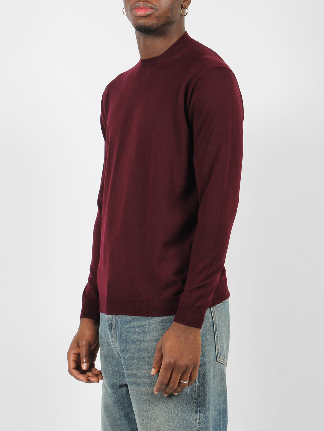 Round neck sweater