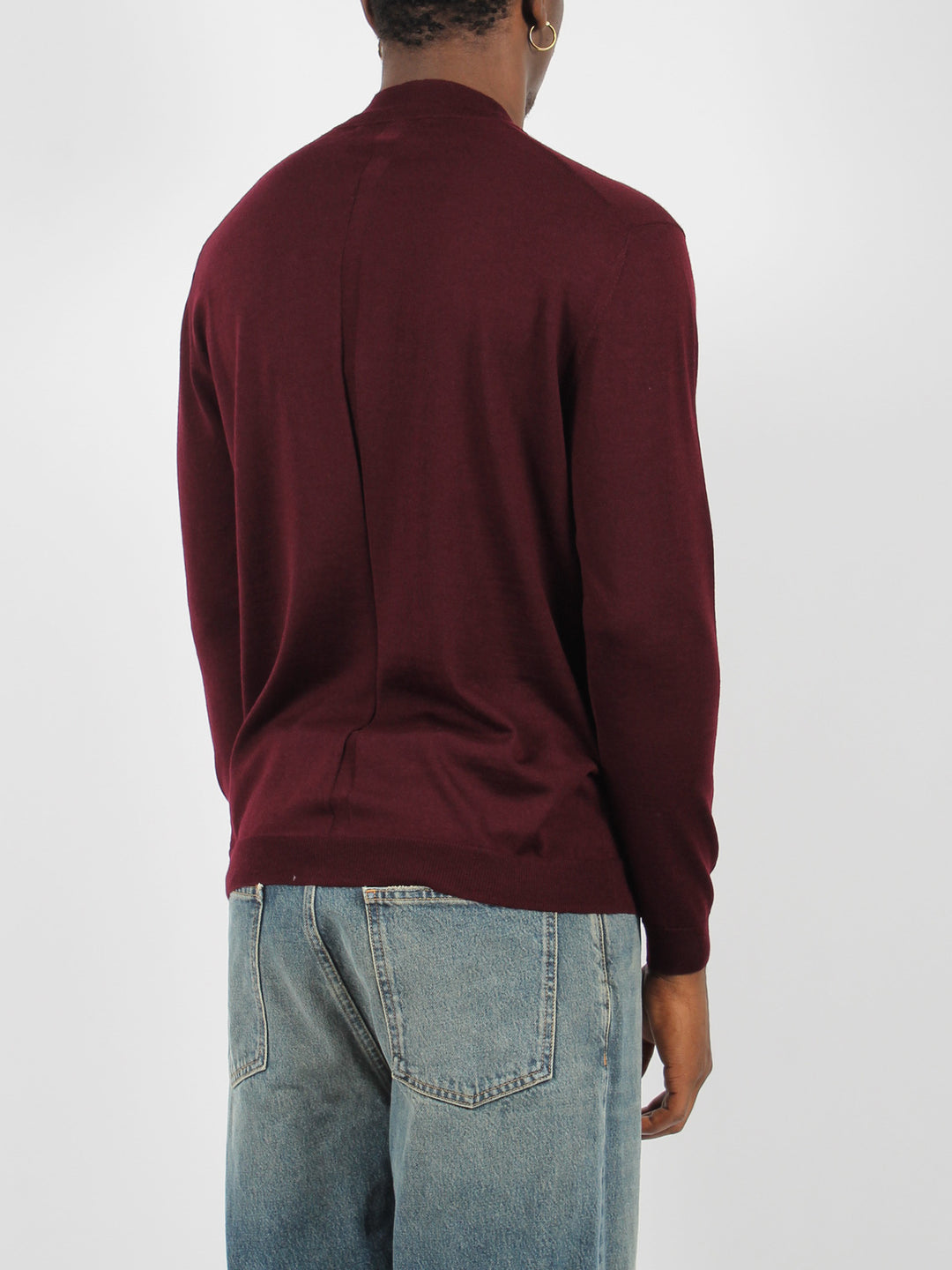 Round neck sweater