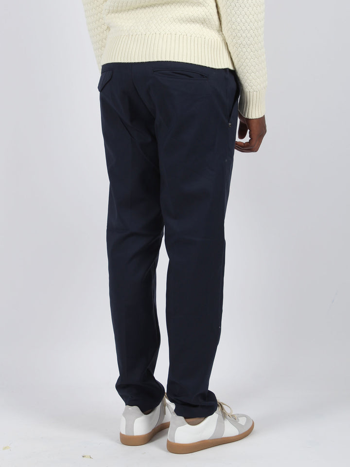 Elastic waist trousers