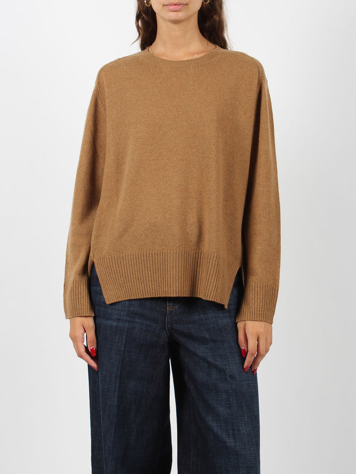 Relaxed round neck sweater