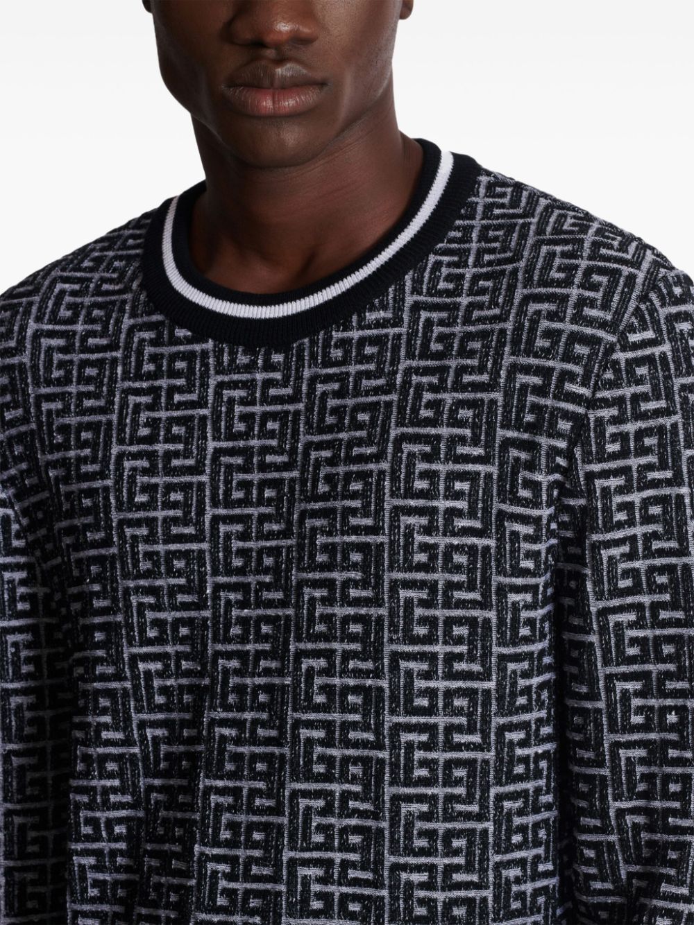 Sweater with jacquard pattern