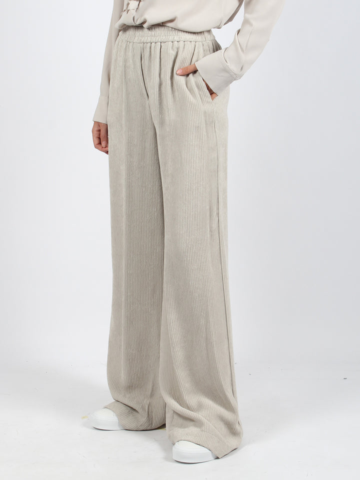 Wide leg pants