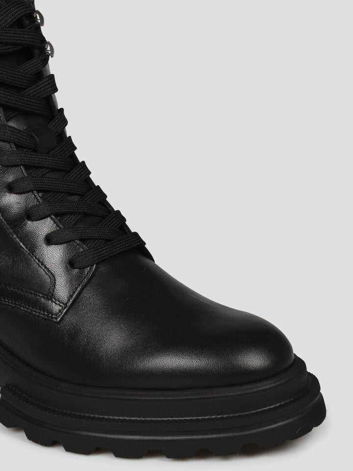 H674 storey combat boots