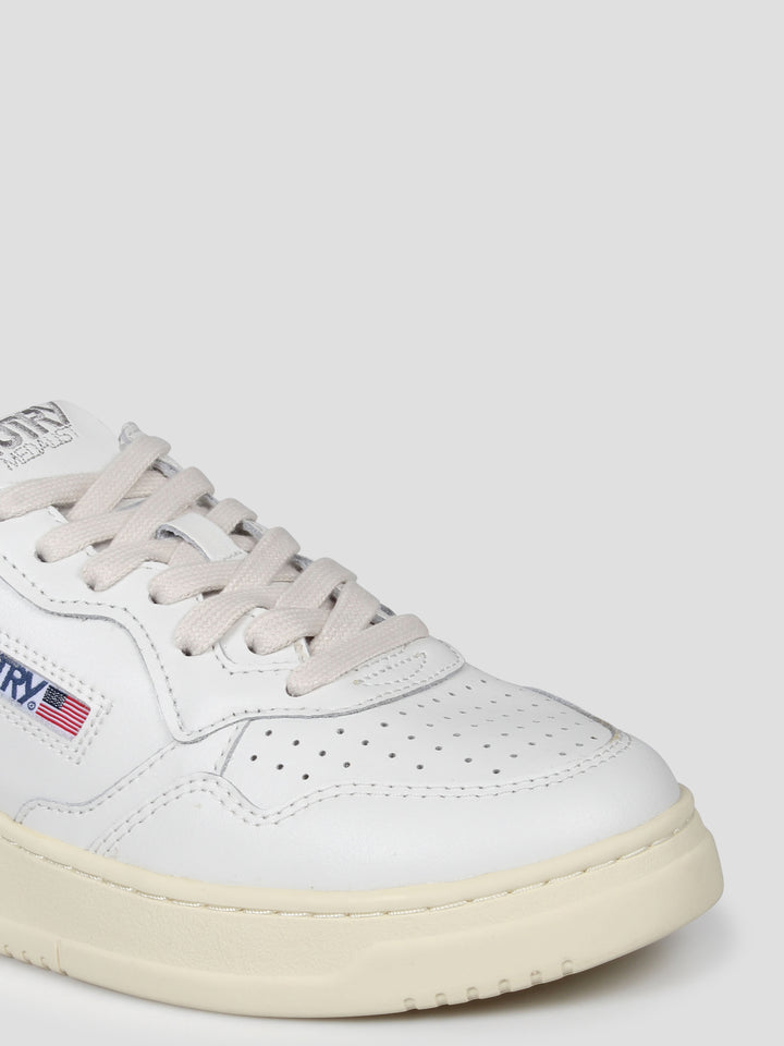 Medalist low sneakers