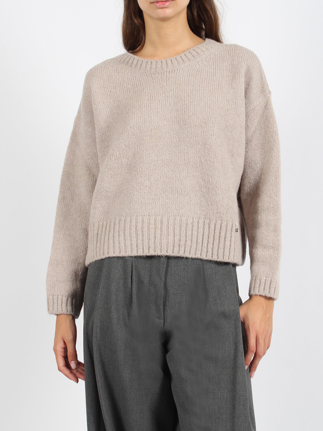 Round neck sweater