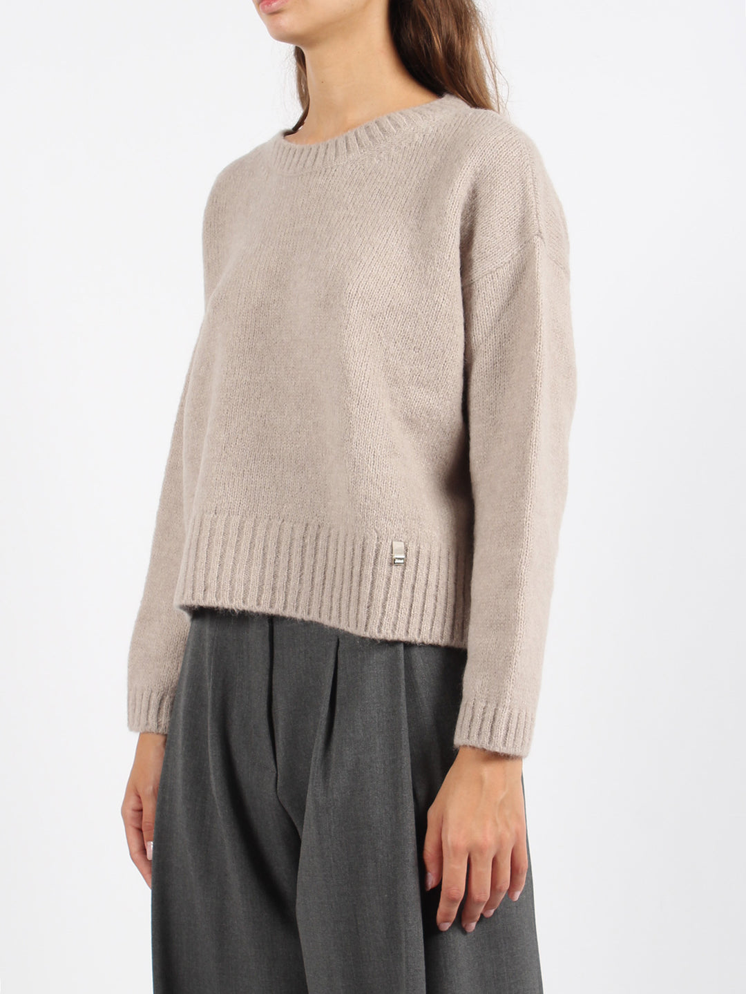 Round neck sweater