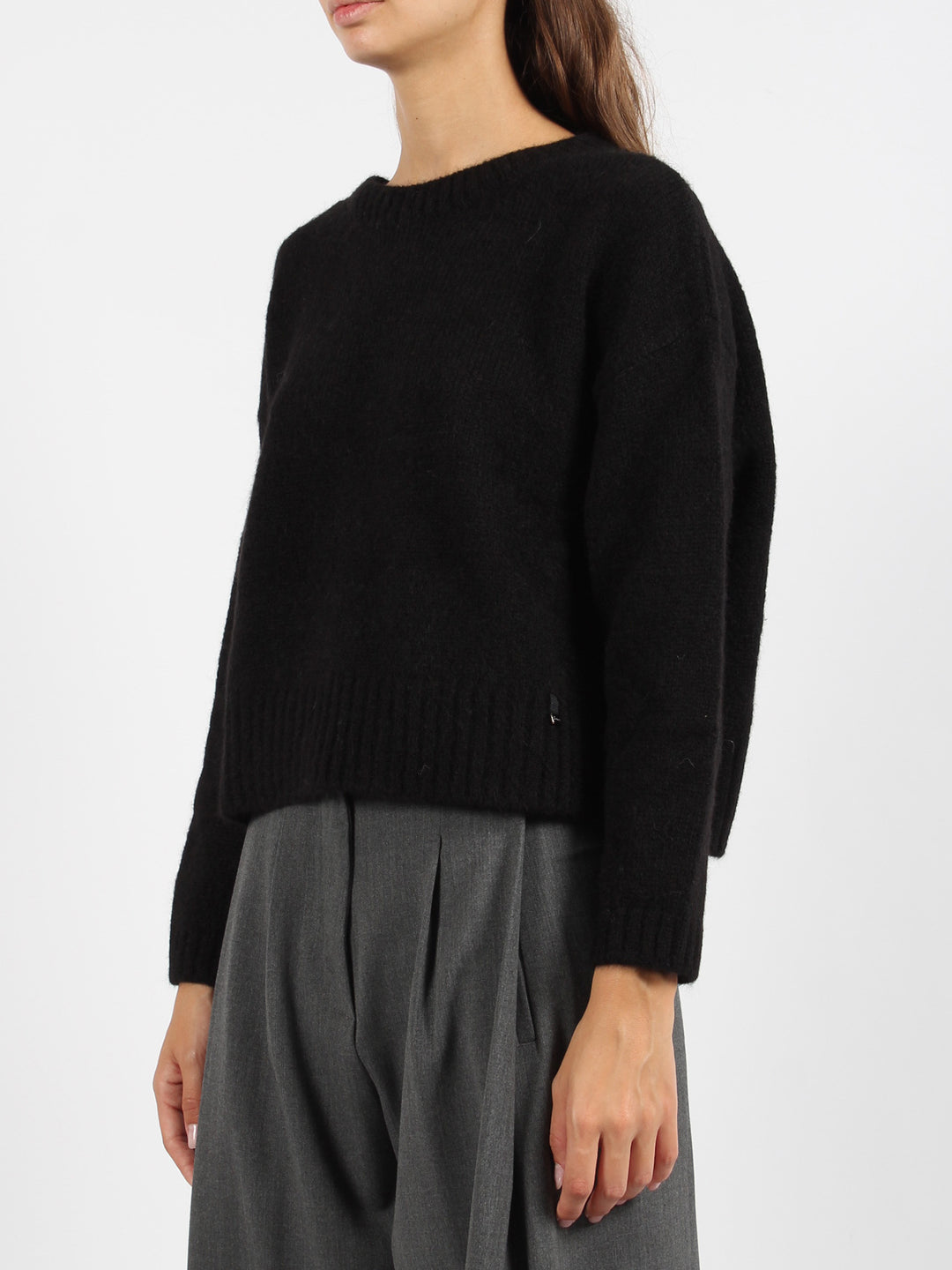 Round neck sweater