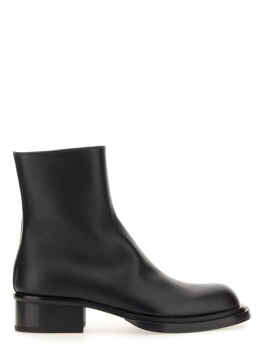 Alexander McQueen Boots - Black | Wanan Luxury