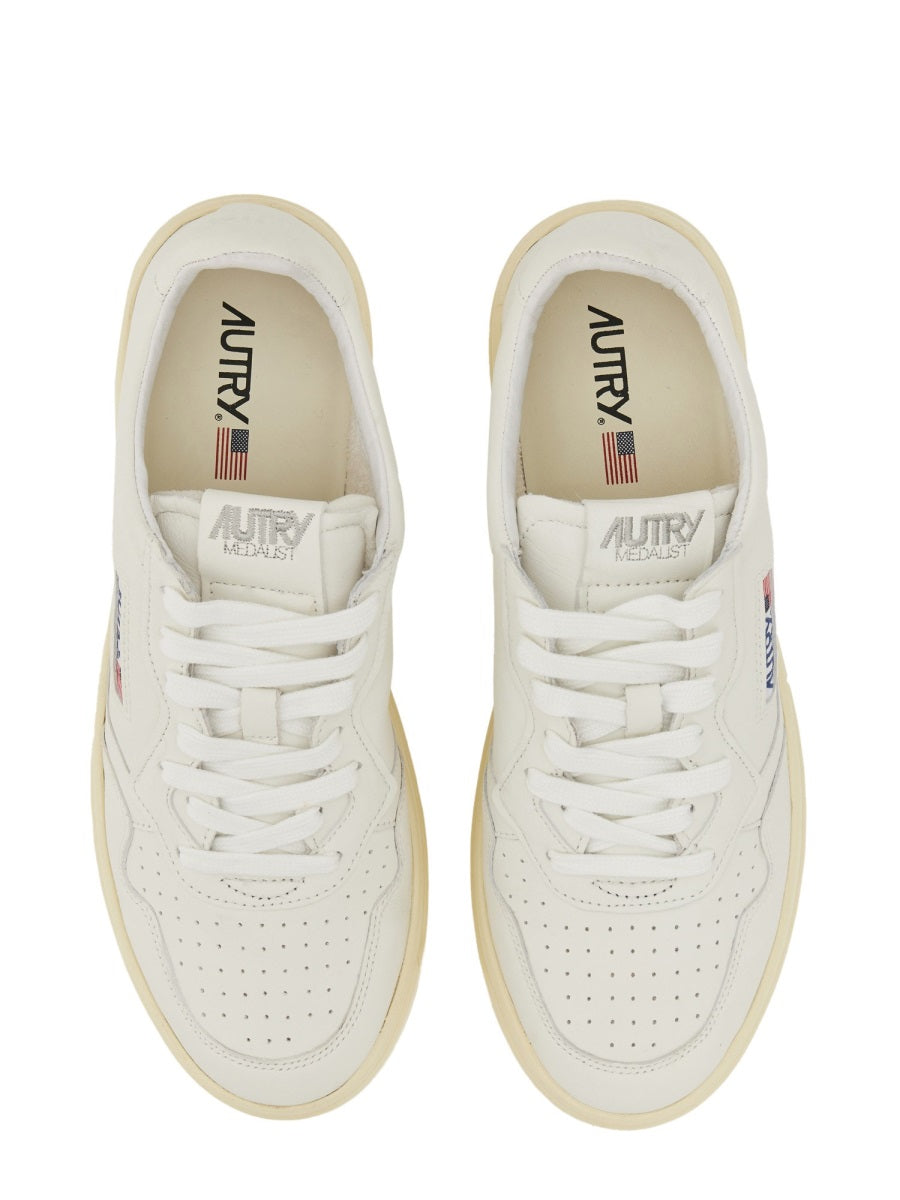 Autry Sneakers - White | 48785244a7723d425df55760521086a1b39050f4