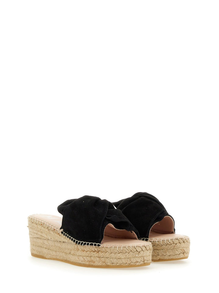 Manebí Flat Shoes - Black | Wanan Luxury