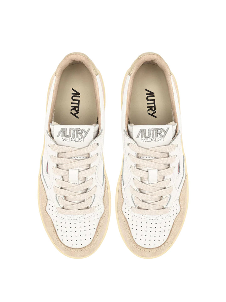 Autry Sneakers - White | d4be1ecbede72b770bbb93421e9fd30f919447b5