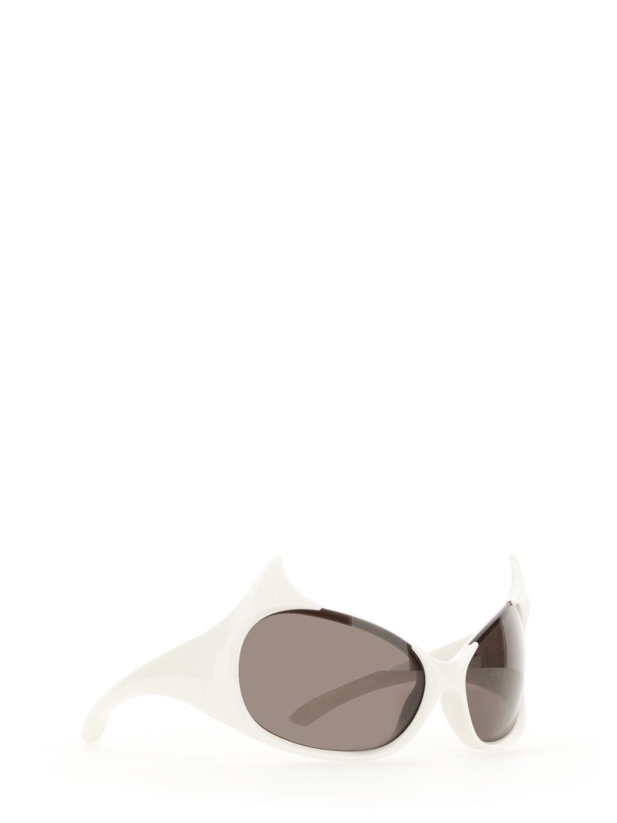 Balenciaga Sunglasses - White | a0fbb17b16fcce207b65f089b6a83e4663bc6864