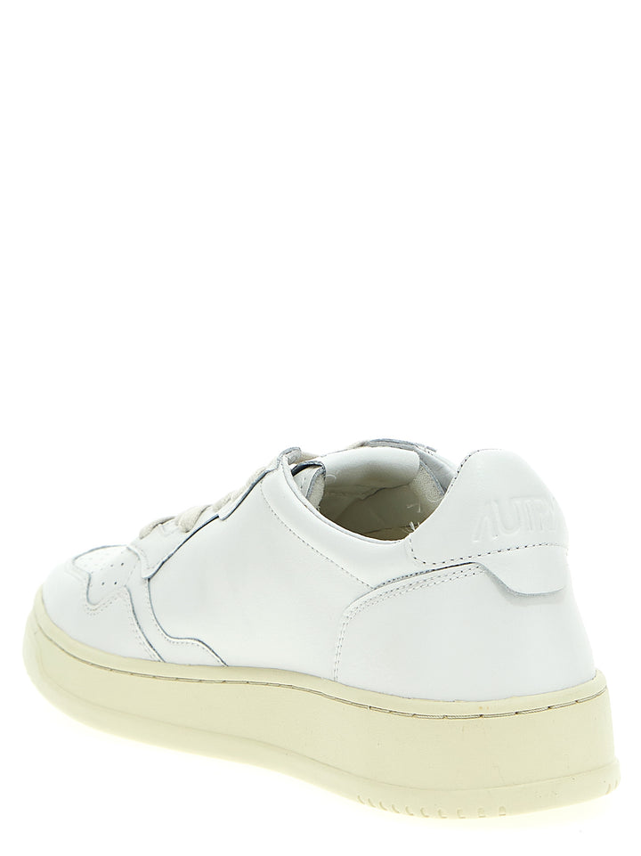 Autry Medalist Low Sneaker Sneakers - White | f15f1f068b955f452f7ad2d9c9278668923a5743