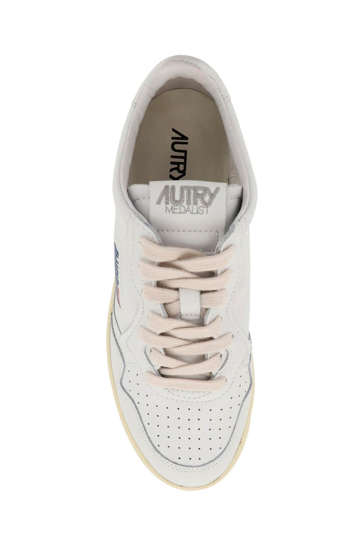 Medalist Low Sneakers