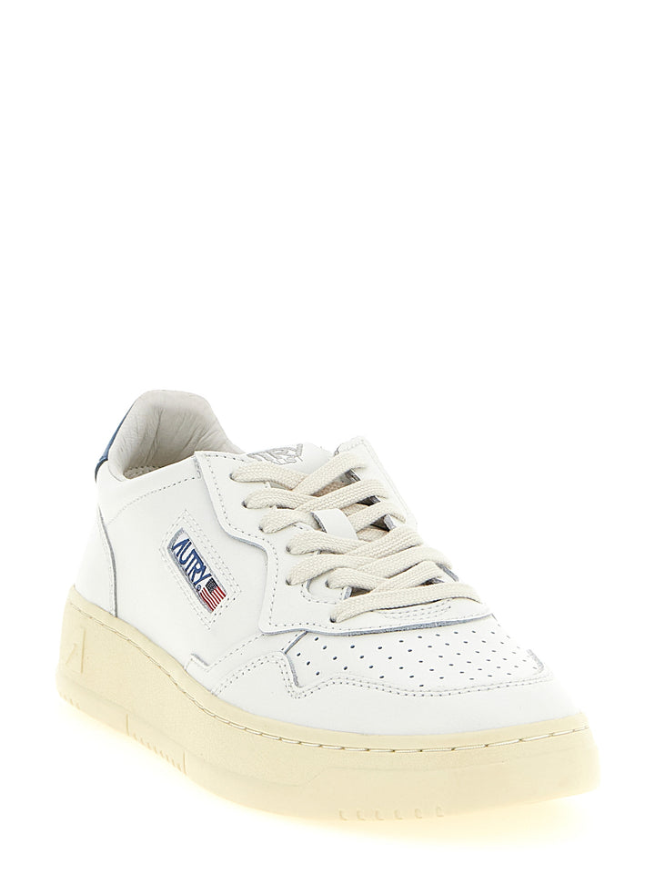 Autry Medalist Low Sneakers - Blue | 37a292cb852513560e629951497bcba61bfa5fdd