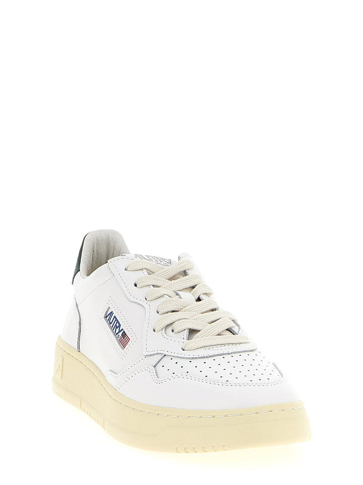 Autry Medalist Low Sneakers - Green | 8100c774bbf561db44d8c8d3de4493455e69d8b8