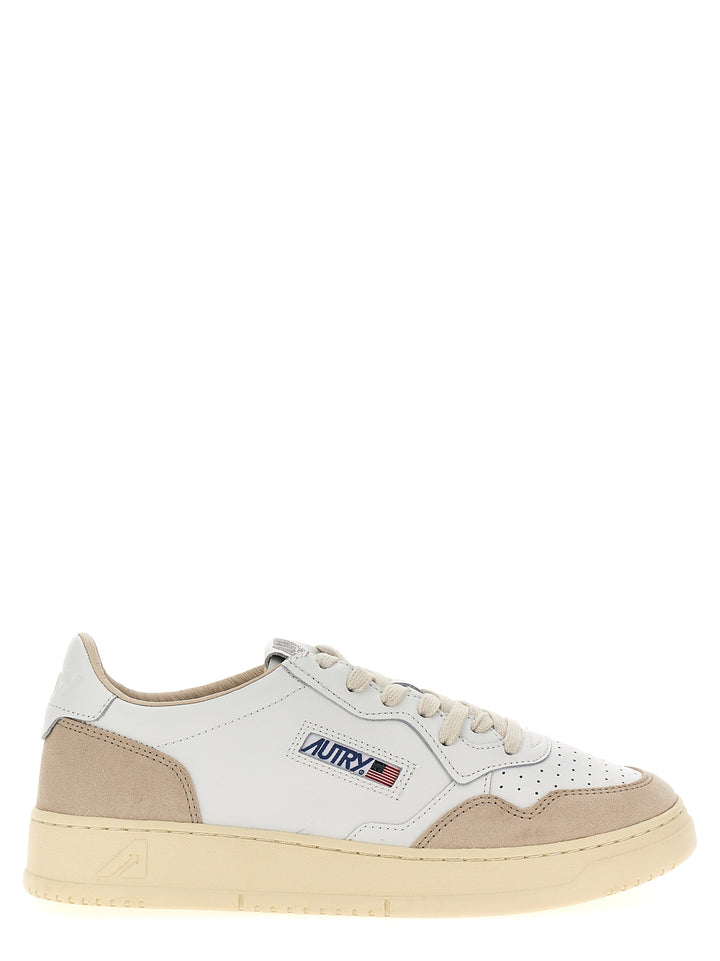 Autry Medalist Low Sneakers - Beige | f58a99aeb76f93bdd5c2c907d47e35cceea37f05