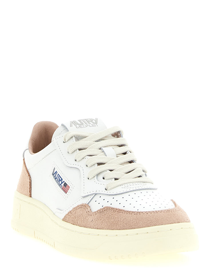 Autry Medalist Low Sneakers - Pink | 4580cce072a7ef459955d710497f1e373ca1655a