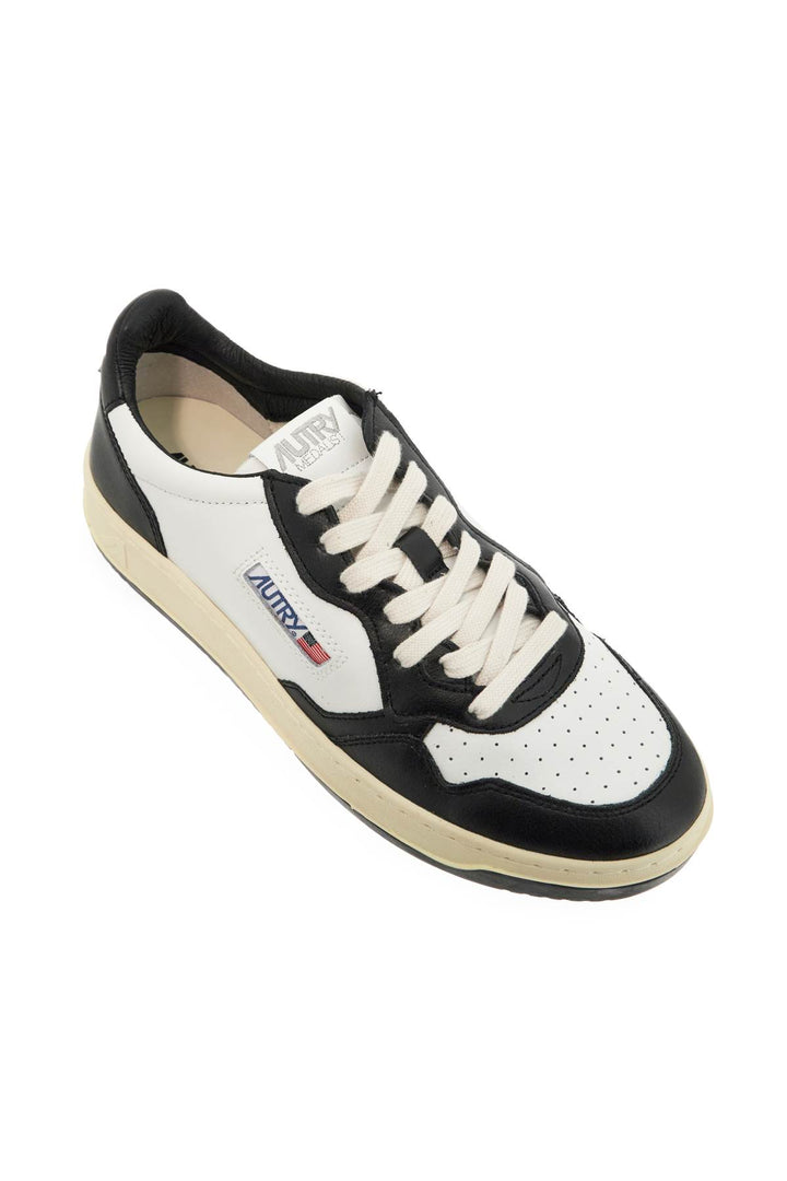 Medalist Low Sneakers