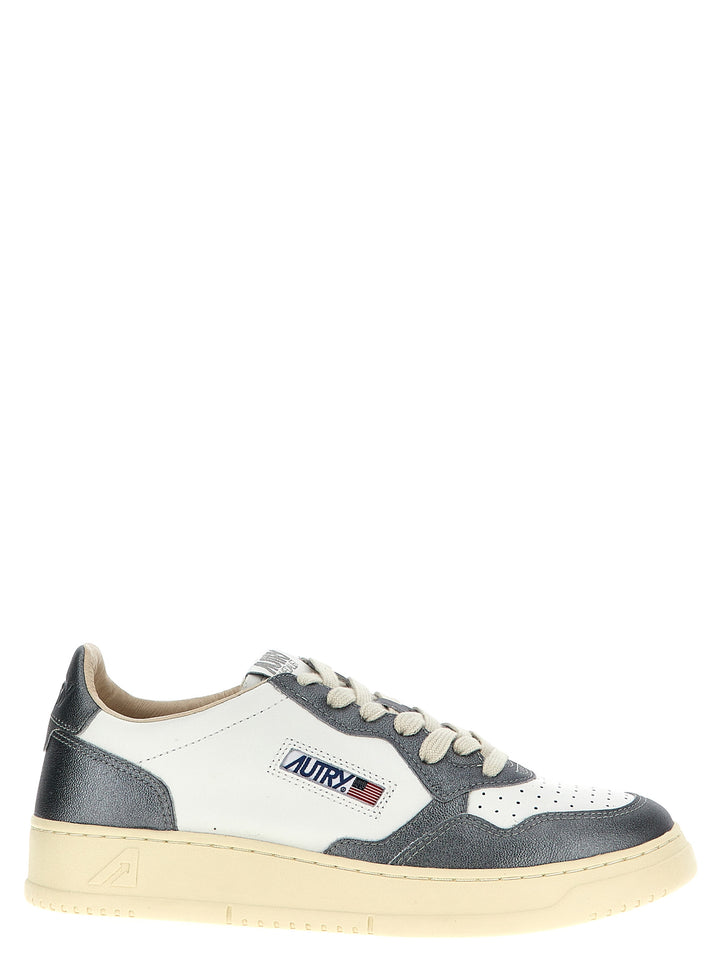 Medalist Low Sneakers Silver