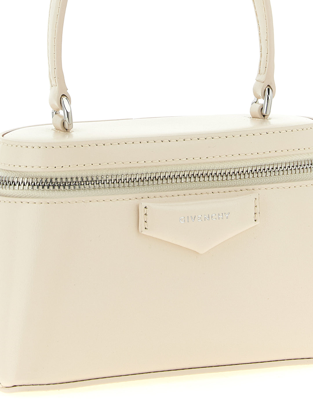 Givenchy Antigona Crossbody Bags - White | b3f42992253bc91c1a539a9e947d09d2e4d9a511