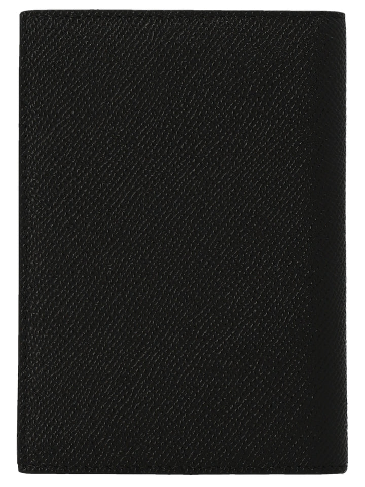 Logo Passport Holder Lifestyle Black