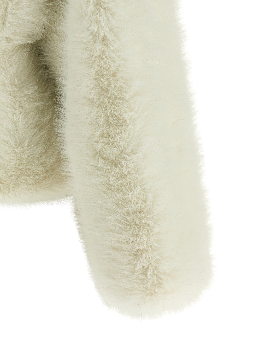 B&B Couture Carrie Fur - White | d58dbd43edf8dc373675b4c6261836a4eda9e022