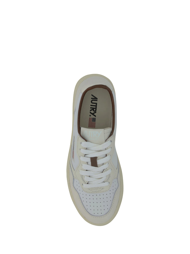 MEDALIST LOW SNEAKERS