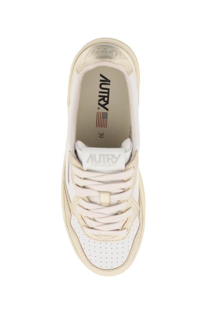 Medalist Low Sneakers