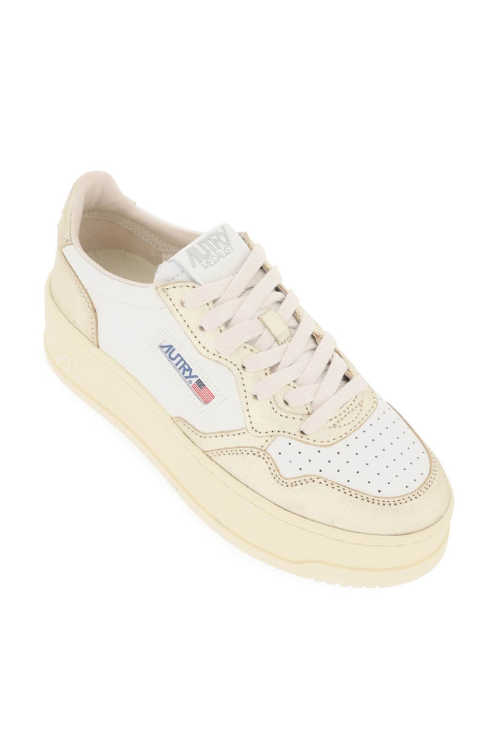 Medalist Low Sneakers