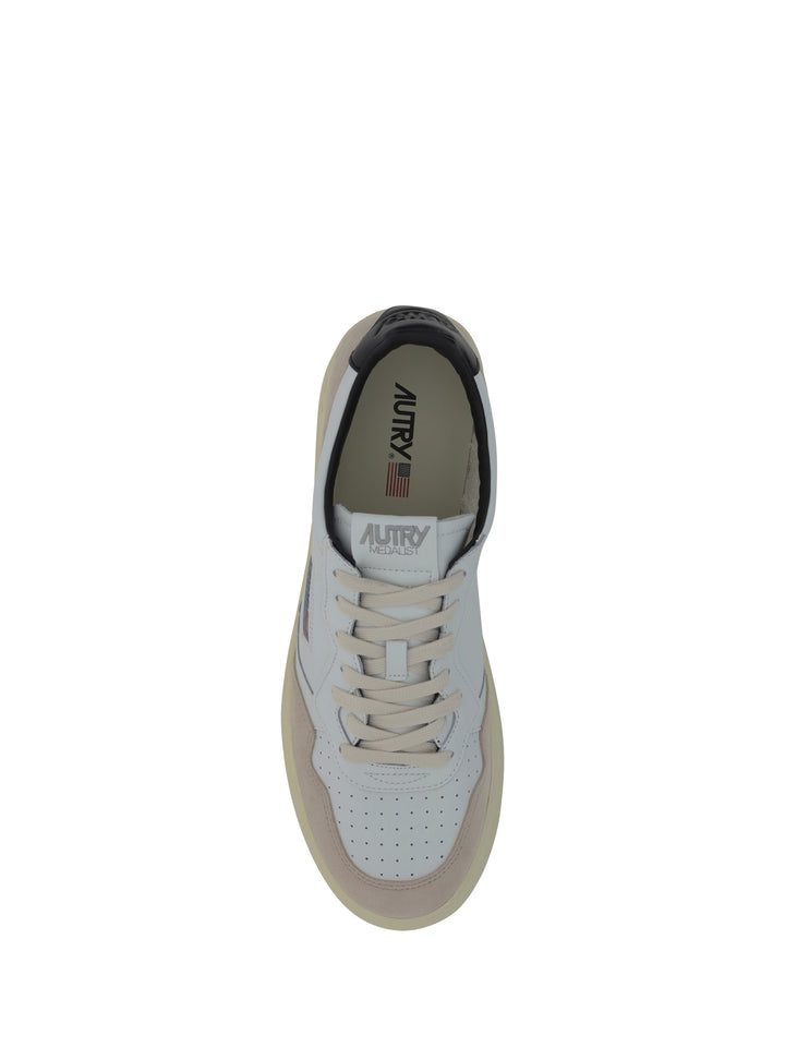 MEDALIST LOW SNEAKERS