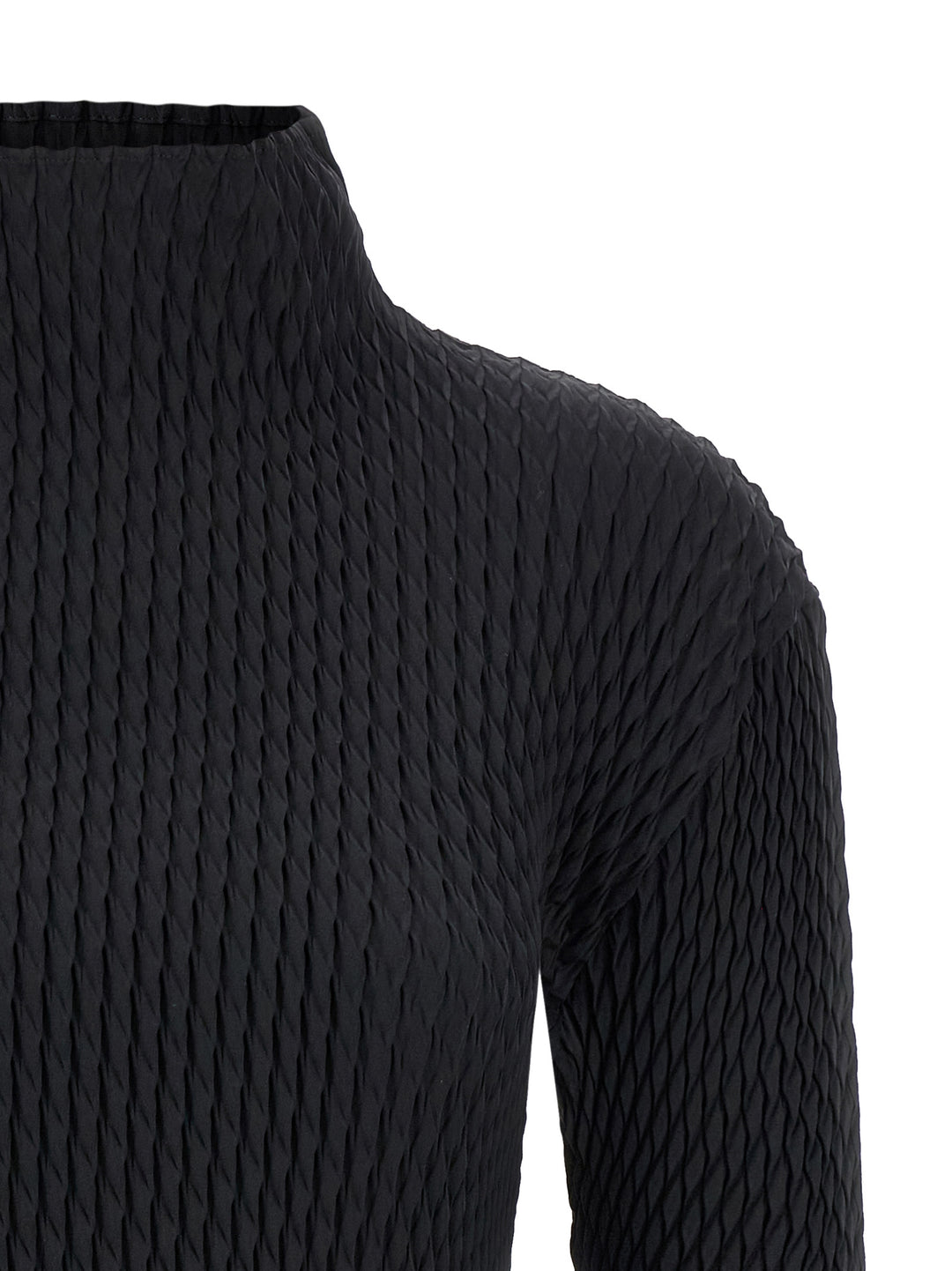 Issey Miyake Sleek Pleats Sweaters and Cardigans - Black | e1886c339b864c9e10858beaa4034f25ba2351e3