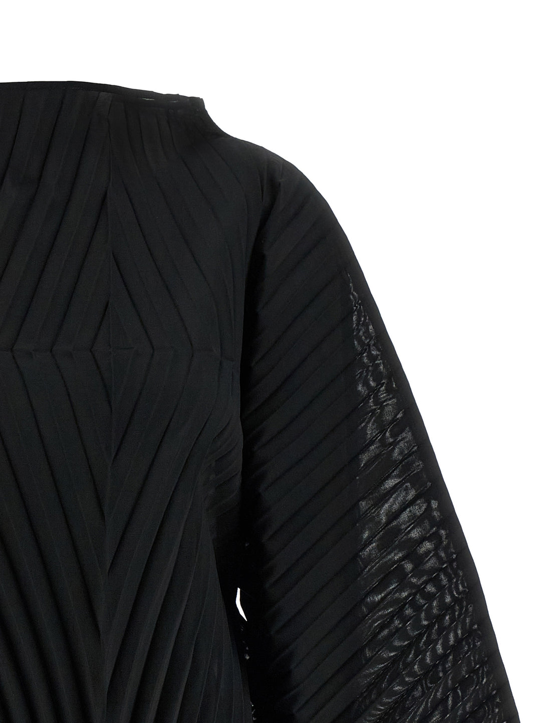 Issey Miyake Wave Pleats Shirt and Blouse - Black | dae3042c082a201254461e7ba93df10dd5aaa0eb