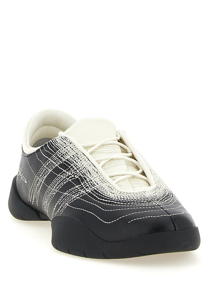 Y-3 Y-3 Regu Sneakers - Black | 592bf33d70d9d67169b02b1496d83031b7a58f04
