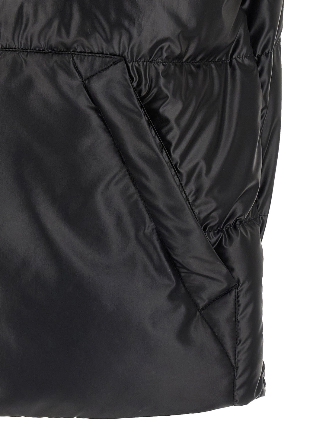 Moncler Restigo Gilet - Black | 03d4a0d04e3f054a2ec91eaf9a4ff39687b4ce92