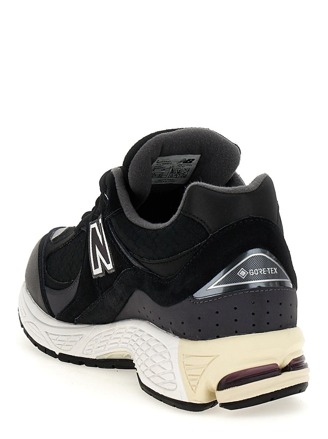 2002 Sneakers Black