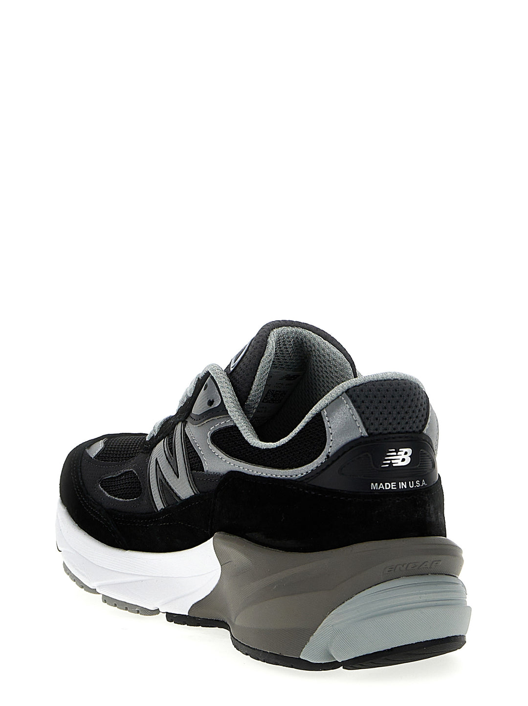 990v6 Sneakers Black