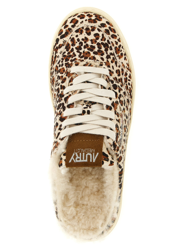 Autry Medalist Easeknit Sneakers - Brown | e40f1ca787bf69aa114545b8442f64eae860144c