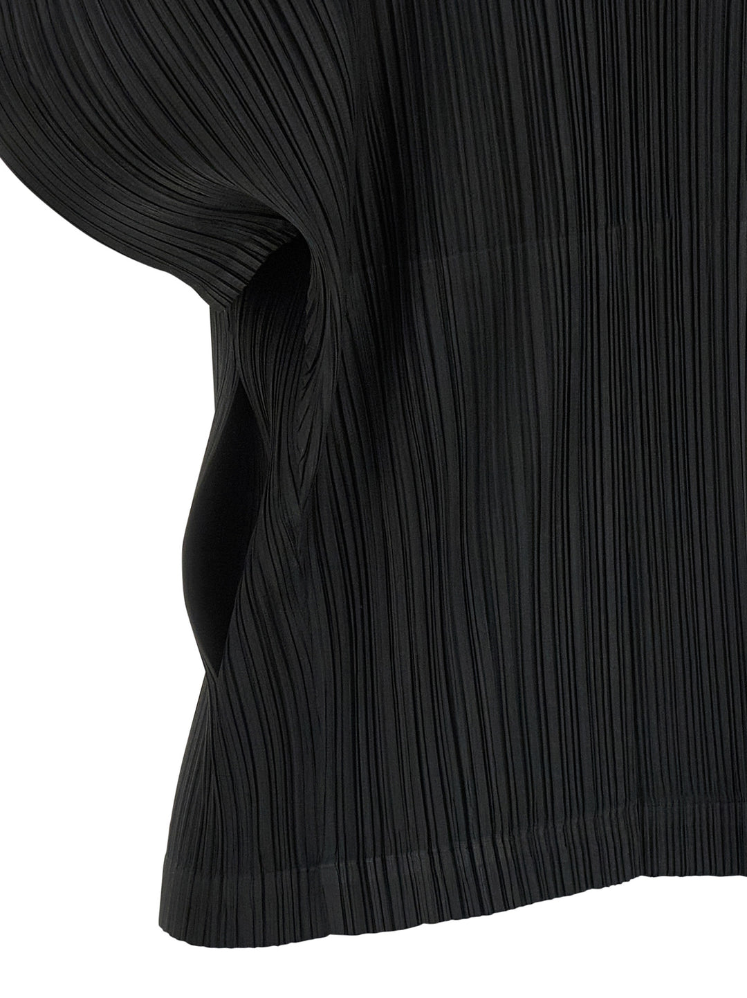 Pleats Please Issey Miyake Monthly Colors: August Tops - Black | 64460872db1597e32367cb2f4f13e18886249fe3