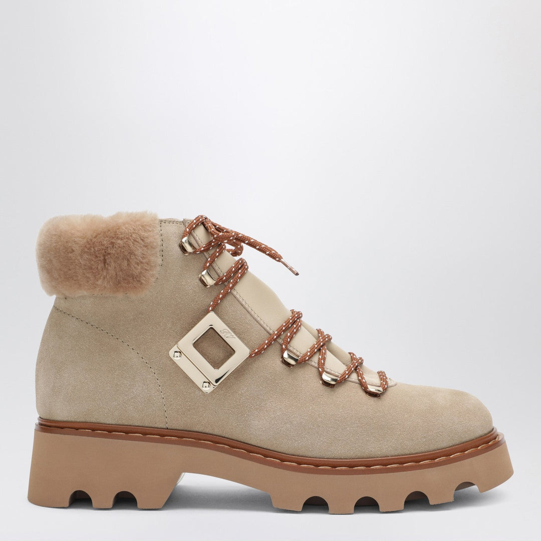 Roger Vivier Shoes - Beige | f921e2b013f6f4f1e093b1adb24a70f43eebe006