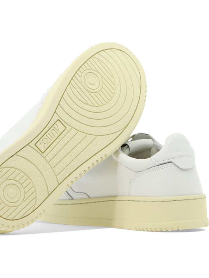Autry Medalist Low Sneakers & Slip-On - White | 0780ea9efcc9b65111eb82c9ec7d67c95b56114f