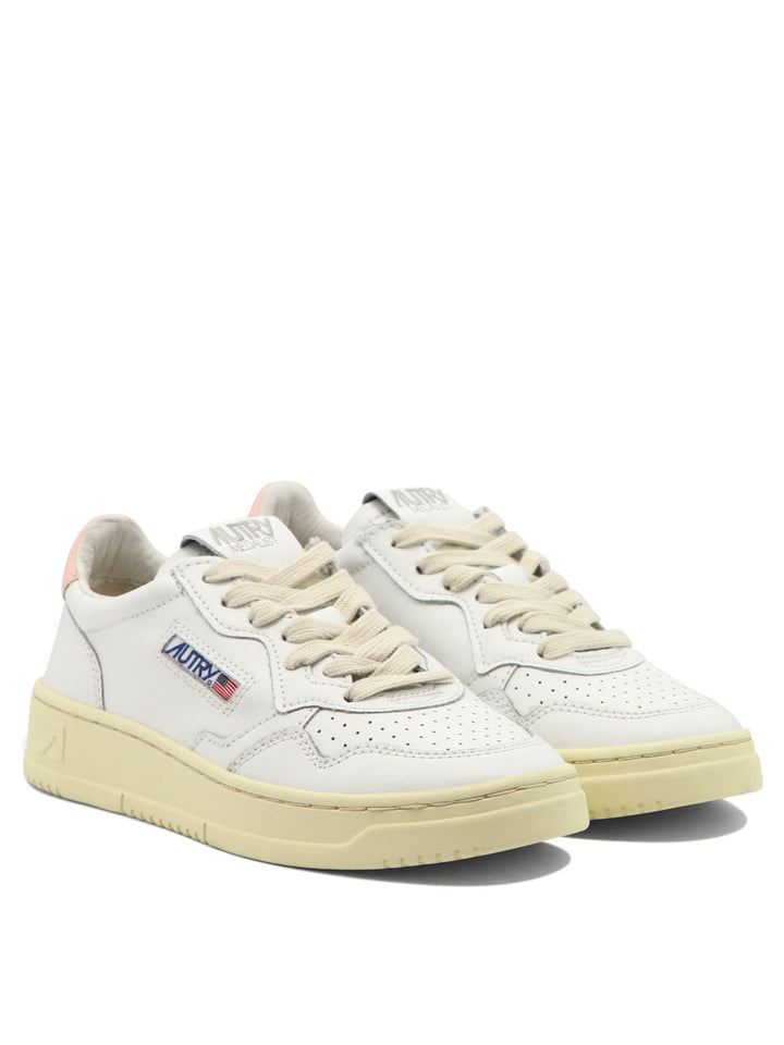 Autry Medalist Low Sneakers & Slip-On - White | 7a0f62ad0a4f8cb0e1acf34e4c1c75e56461c88c