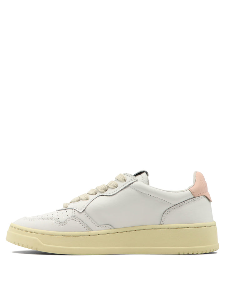 Autry Medalist Low Sneakers & Slip-On - White | 552e8088f1d26614fe97da58ce07eef6bd1a025e