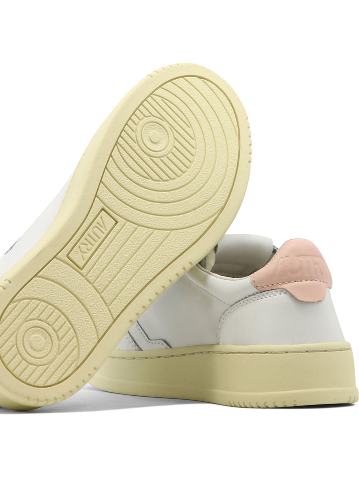 Autry Medalist Low Sneakers & Slip-On - White | eaa0608527138cd7db45381b609931a74967baca