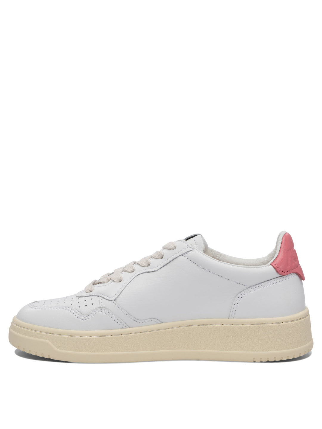 Autry Medalist Low Sneakers & Slip-On - White | acde3a5a6503e7278c1b7210efba2bed4a479644
