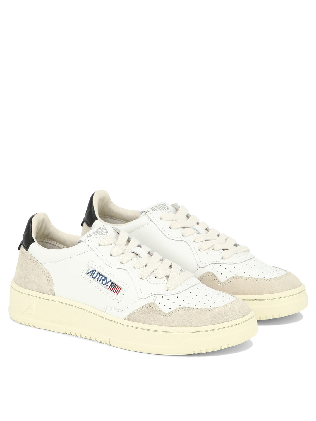 Autry Medalist Low Sneakers & Slip-On - White | f50e58dda3400f06ded22d2ed879e6ac7186048f