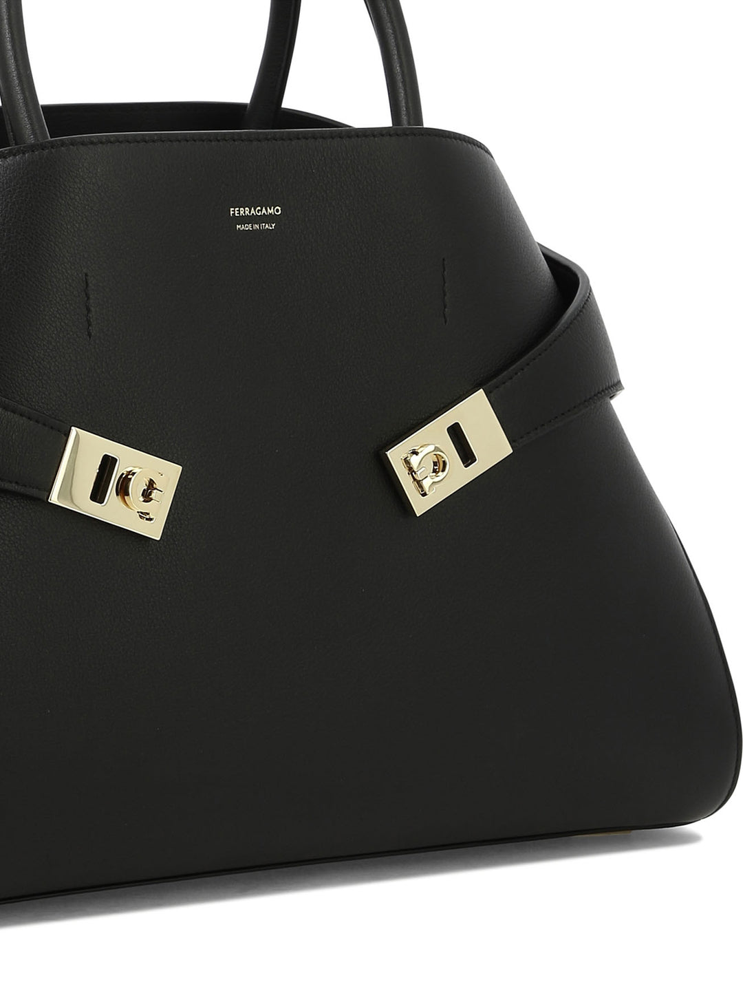 Ferragamo  Shoulder Bags - Black | 118225eff3dce9192afb7791d903f8c6ec268448