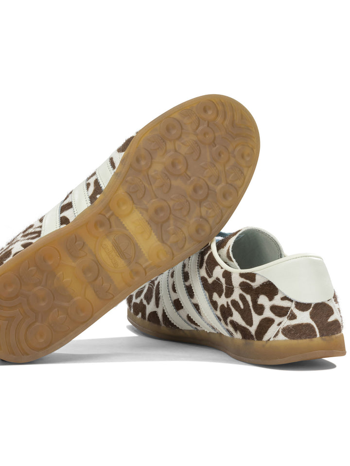 Adidas Originals Gazelle Lo Pro Sneakers & Slip-On - Brown | 74a287b887f869b39976a5bbbf9e244de9facbc4