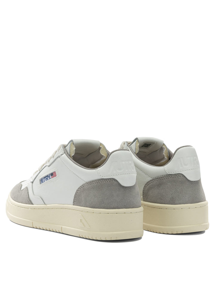 Autry Medalist Low Sneakers & Slip-On - White | d92667b7989af45cbc552824813c73b667ebfabd
