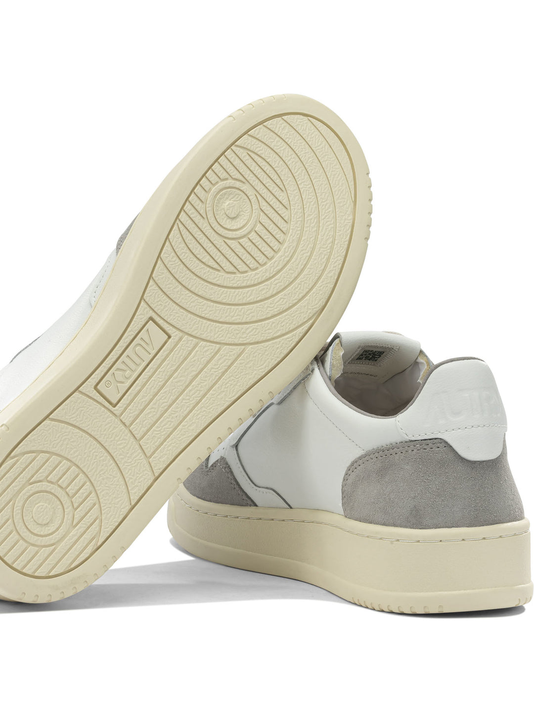 Autry Medalist Low Sneakers & Slip-On - White | 90fb22be648ff8f4f9ce45ce0dd575246e8346ca